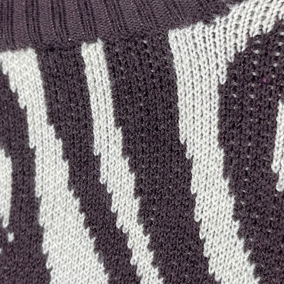 Carbon 38 Zebra Jacquard Crop Sweater‎ Brown Tan Size Medium New With Tag - Picture 11 of 11